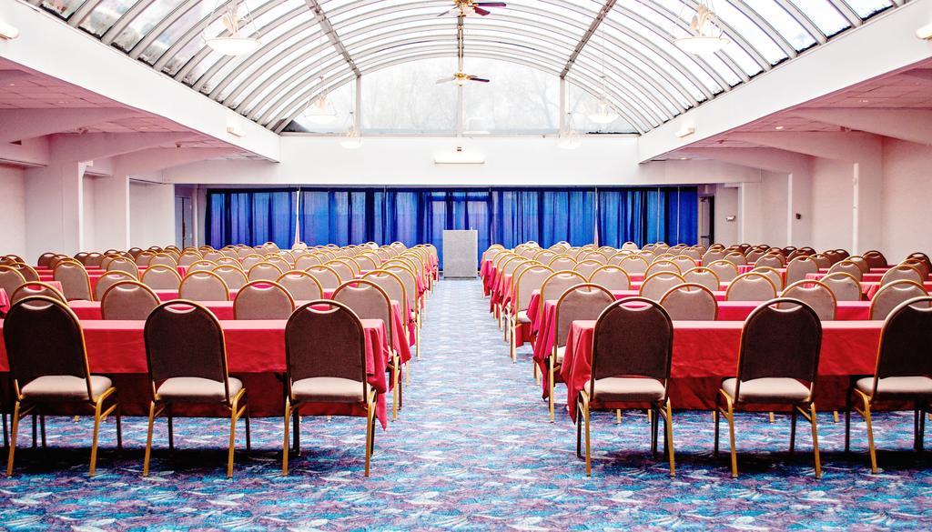 Fern Valley Hotel And Conference Center ลุยส์วิลล์ ภายนอก รูปภาพ