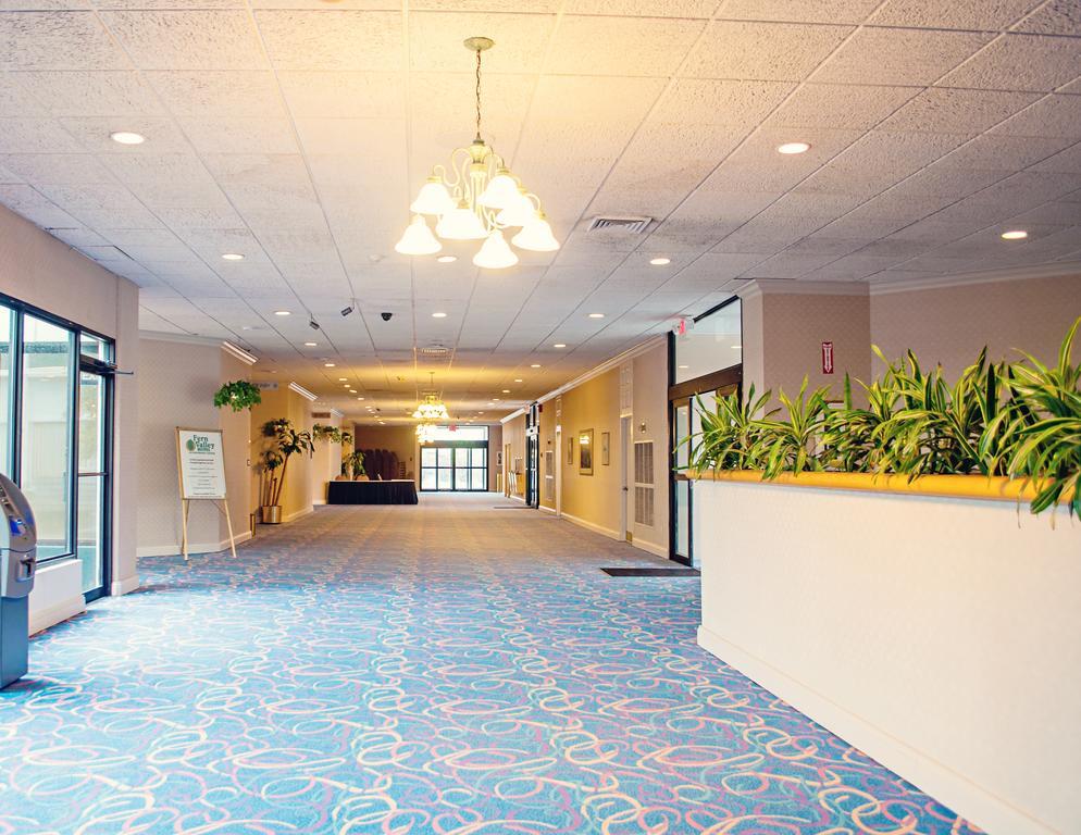 Fern Valley Hotel And Conference Center ลุยส์วิลล์ ภายนอก รูปภาพ